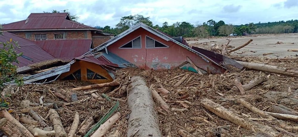 banjir bandang indonesia sulawesi