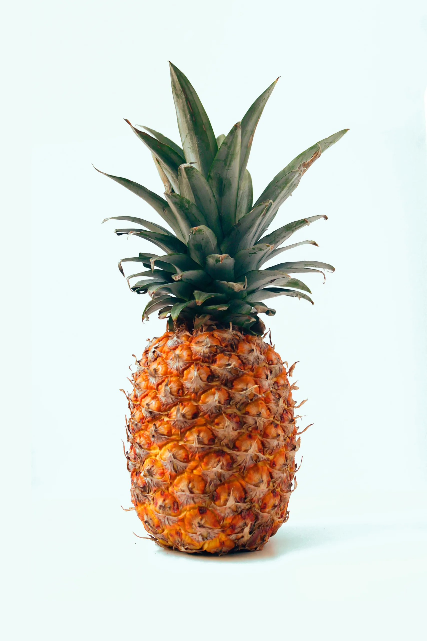 Unlock the Secrets to Effortlessly Cutting a Pineapple like a Pro