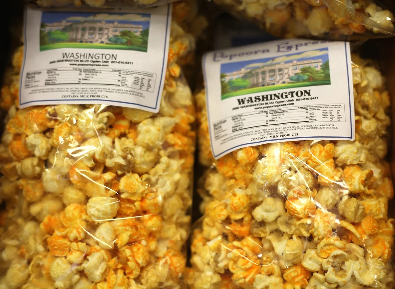 Why Coconut Oil Popcorn is the Perfect Snack for Health-conscious Foodies