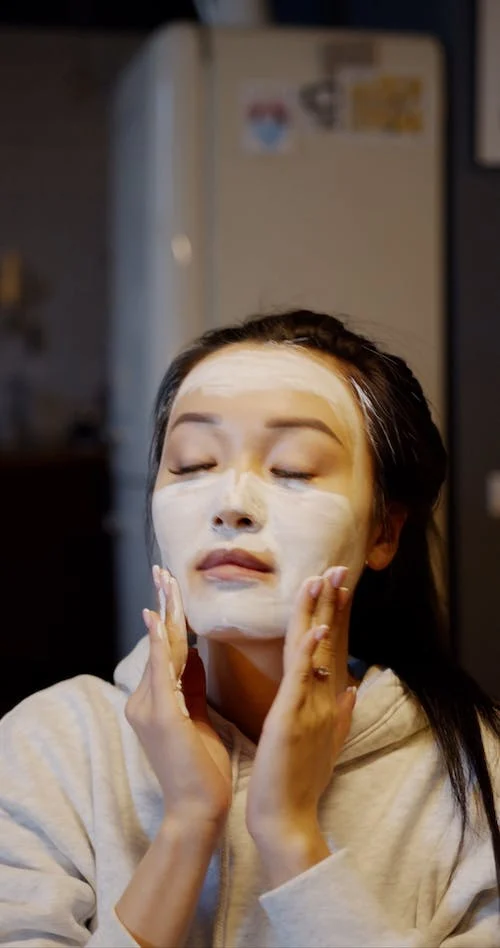 Unlock the Secret to Glowing Skin: The Ultimate Guide to Making a Banana and Honey Face Mask