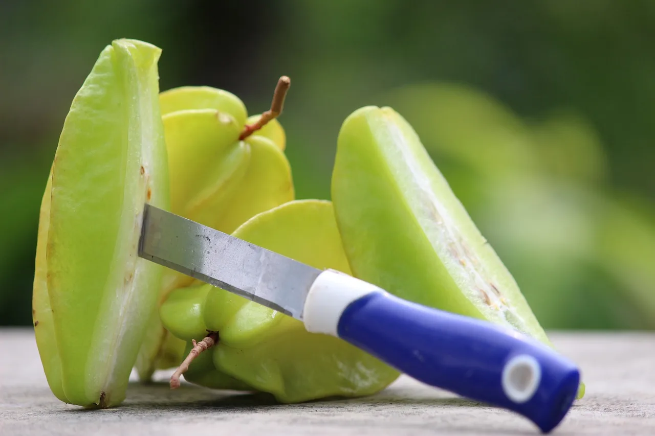 A Beginner's Guide: How to Eat Star Fruit and Unlock Its Exotic Flavors